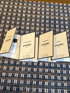 CHANEL Perfume Sample Cards in Cream and Black